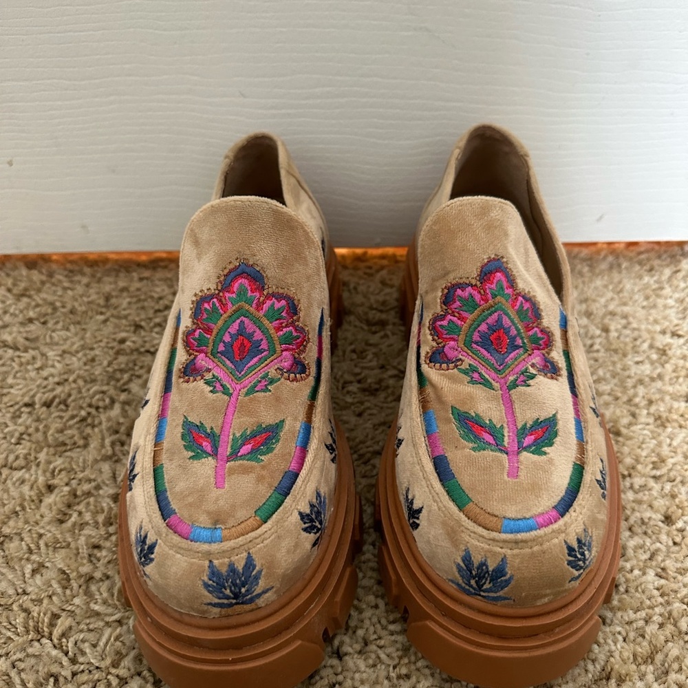Farm Rio Embroidered Lug Sole Loafers Women's Shoes - Size 6